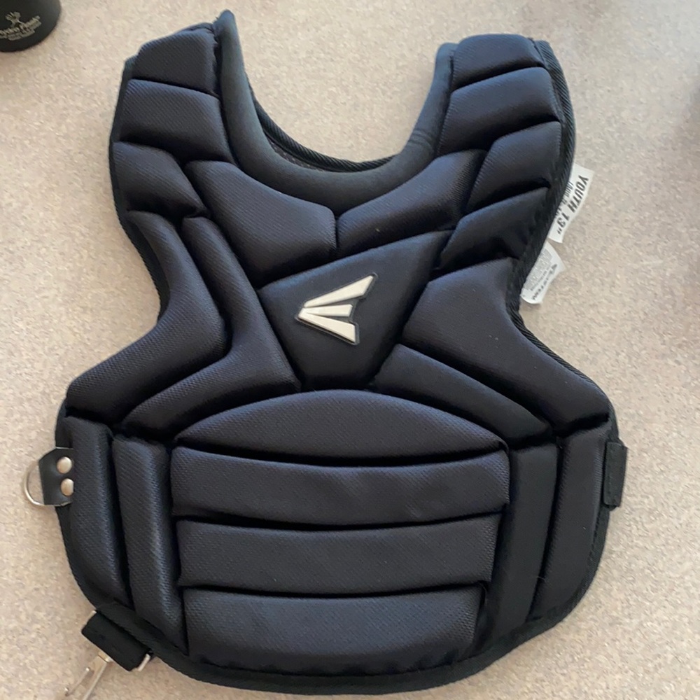 Easton catchers chest protector. Youth ages 9-12.